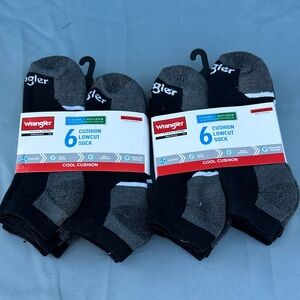 Wrangler Men's Athletic Socks in Black and gray cooling, anti-odor arch support